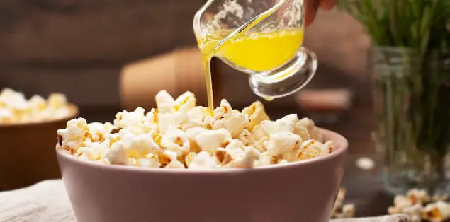 How Many Calories Are in a Bag of Popcorn With Butter?