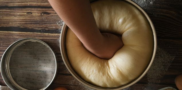 Allow the pita dough to expand